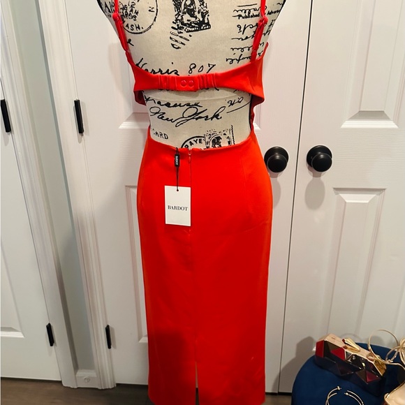REVOLVE Vienna Midi Dress in Flame Orange
Bardot - Picture 7 of 11